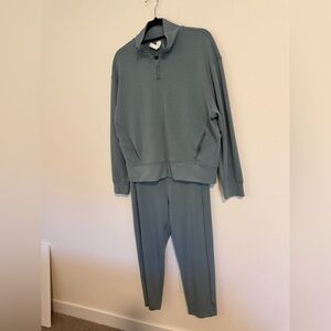 Zella Casual Two-Piece Zip Lounge Set in Sage Green
Casual, Athleisure Wear